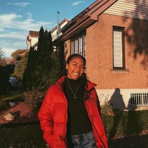 Meet your Posher, Mitia